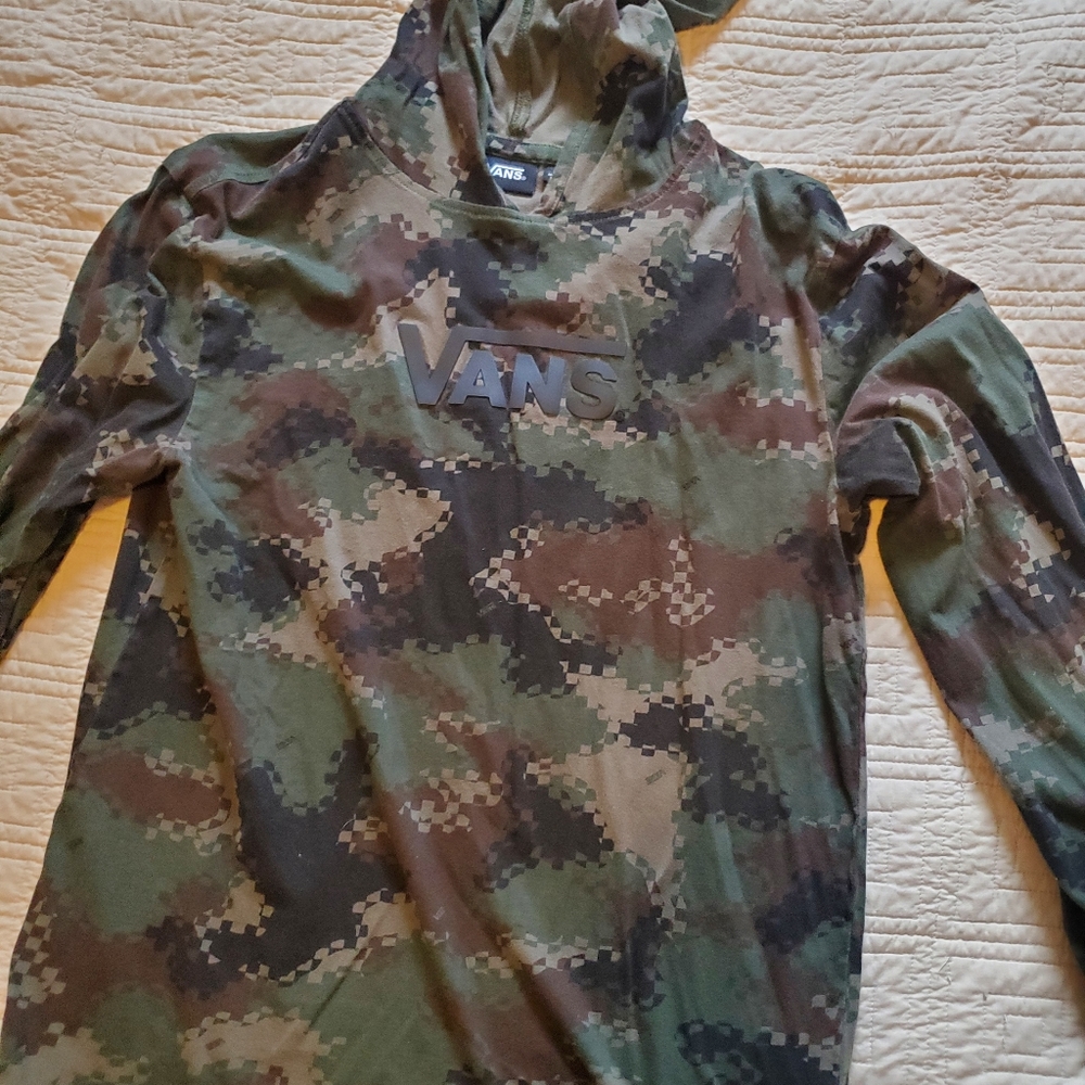 Van's Hooded Camo Top
